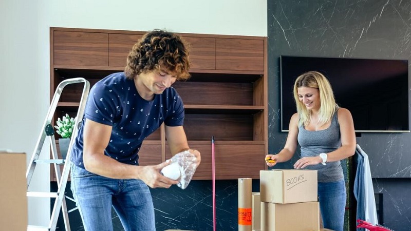 What are the typical moving costs for a full-service LA moving company?