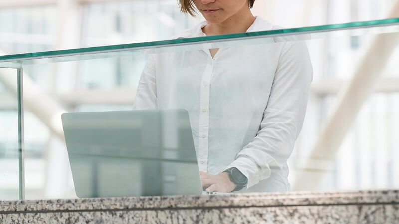 How to Find the Perfect Glass Railing Installation Company: Key Factors to Consider